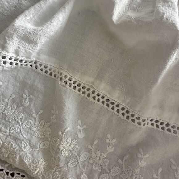 Vintage Baby Dress White Floral Embroidery Eyelet Button Back Size 6 Months - Picture 4 of 8